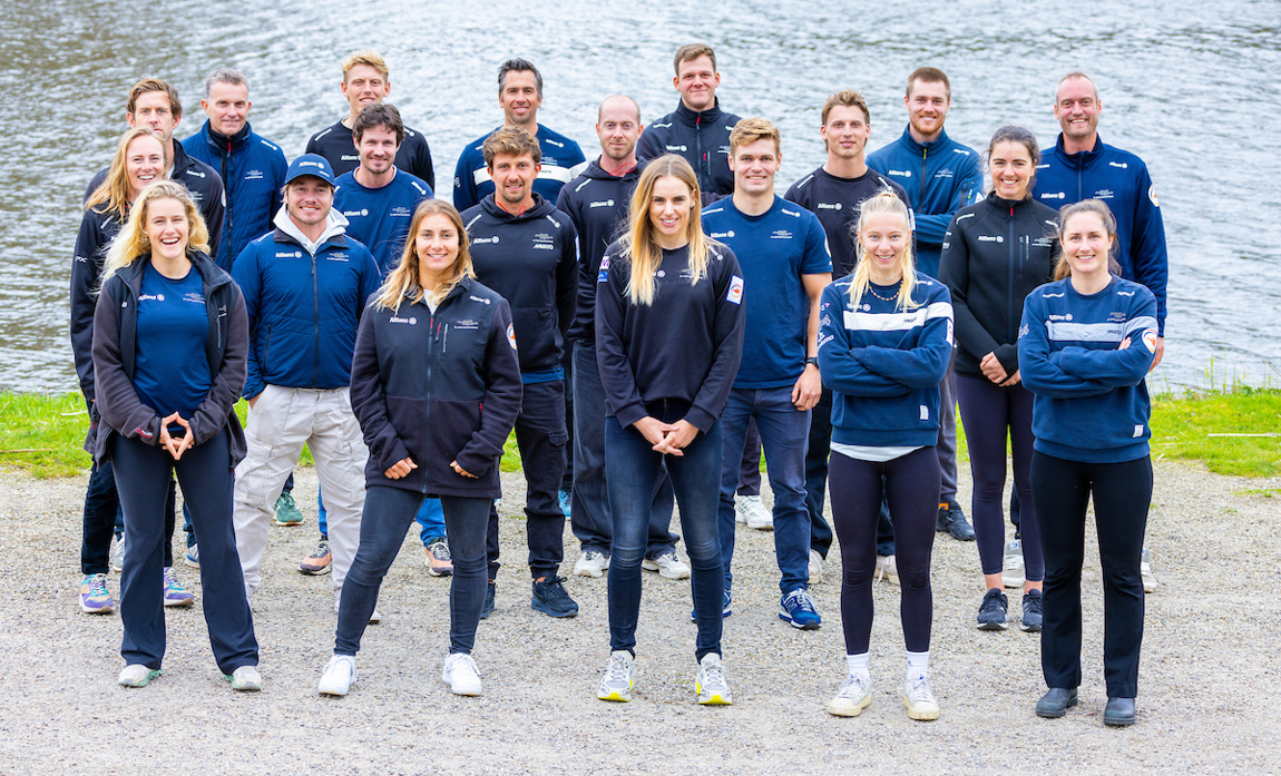 De olympische zeilers, kite- en windsurfers van TeamAllianz, de nationale selectie van het Watersportverbond