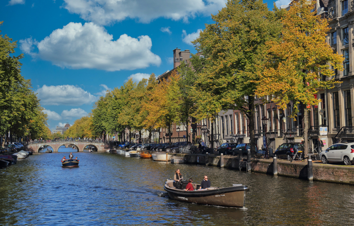 Shutterstock 1935100676