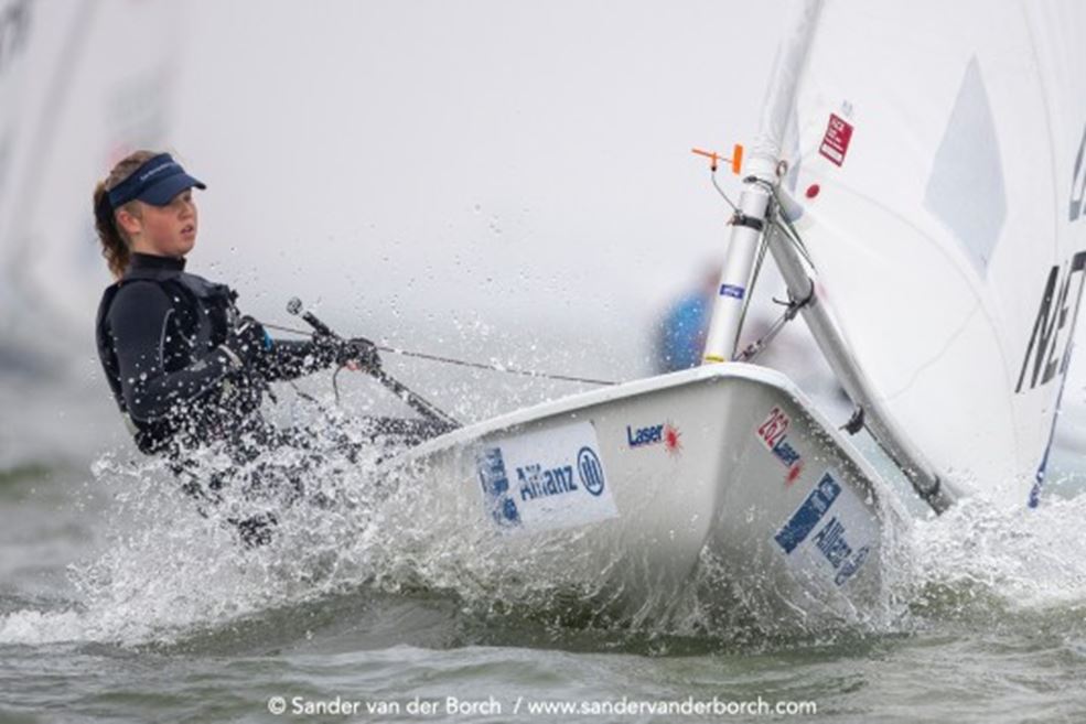 Roos Wind wint laatste race en wint kwalificatie Jeugd WK (foto Sander van der Borch)