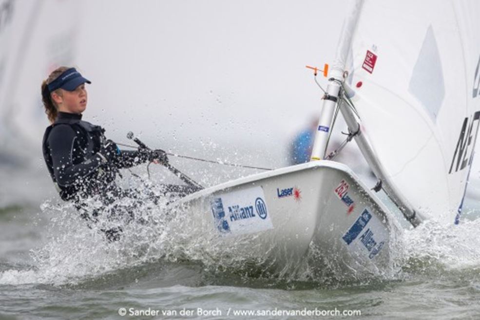 Roos Wind wint laatste race en wint kwalificatie Jeugd WK (foto Sander van der Borch)