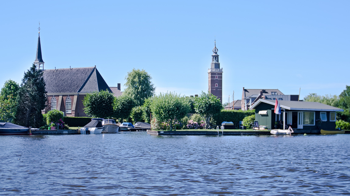 Aan het eind van de gemeentevaart ligt het aantrekkelijke centrum van Nieuwkoop.