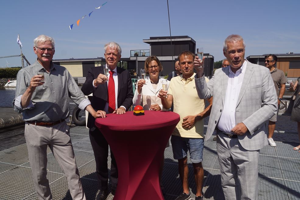 (Van links naar rechts: Kees Kooijman, Leen Verbeek, Rita Braam, Gerrit Gortzak, Peter van Asselt)