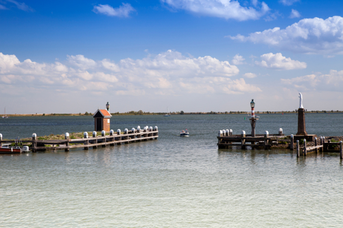 Maaien van waterplanten in Markermeer van start