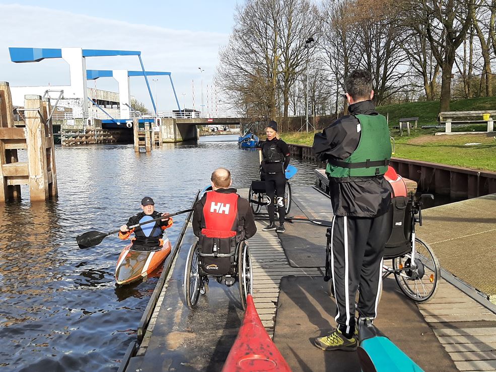 Para kanovaarders bij KV Keistad