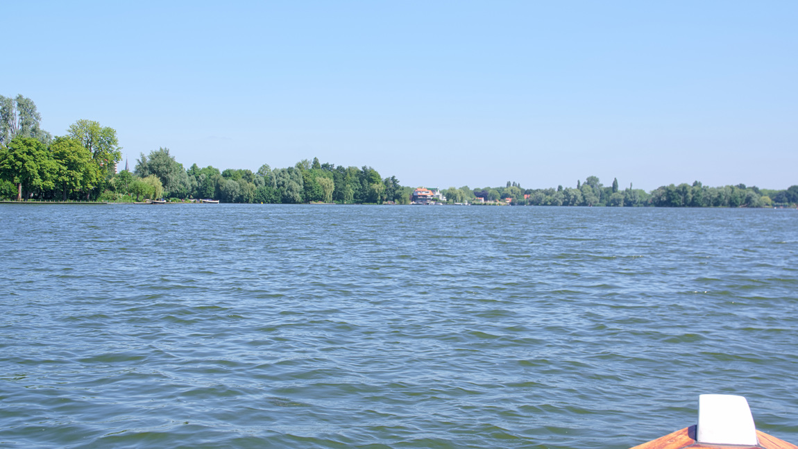 1. De Bergse Plassen zijn stadsplassen tussen Rotterdam-Noord en Hillegersberg