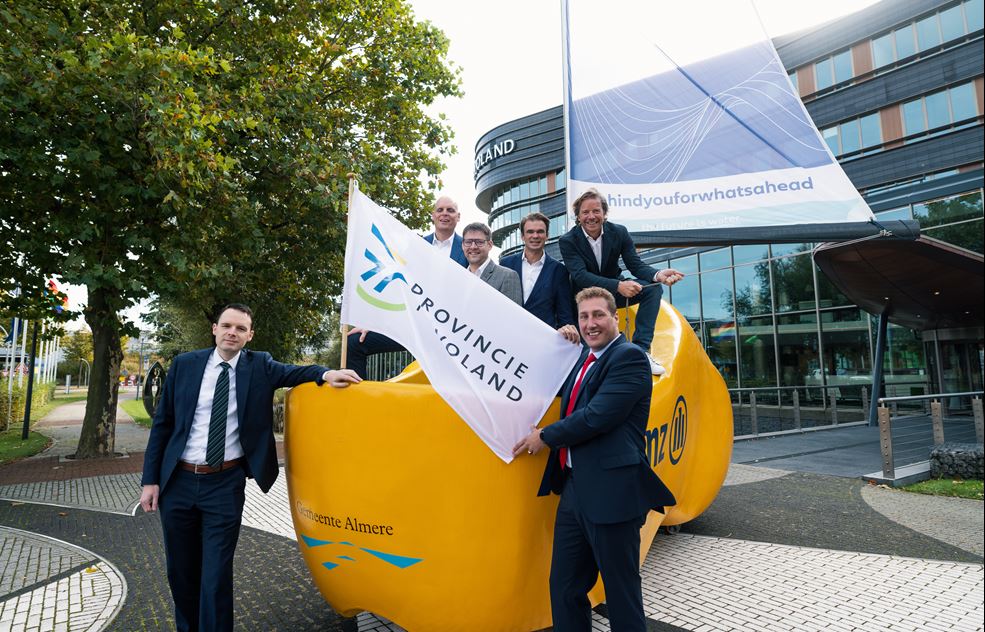 Vlnr: Julius Lindenbergh, Arno van Gerven, Frank Burghout (Allianz), Ernst Jan Broer (voorzitter Watersportverbond), Harold Hofstra, Martijn van der Meulen. Fotocredits: Yannick Schurwanz, TIG Sports